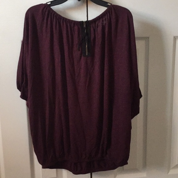 Top - Picture 2 of 3